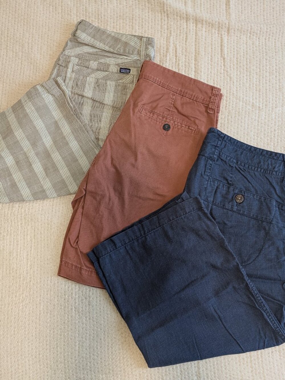 🩳 3-Piece Shorts & Capris Bundle - Aeropostale + Patagonia (x2)